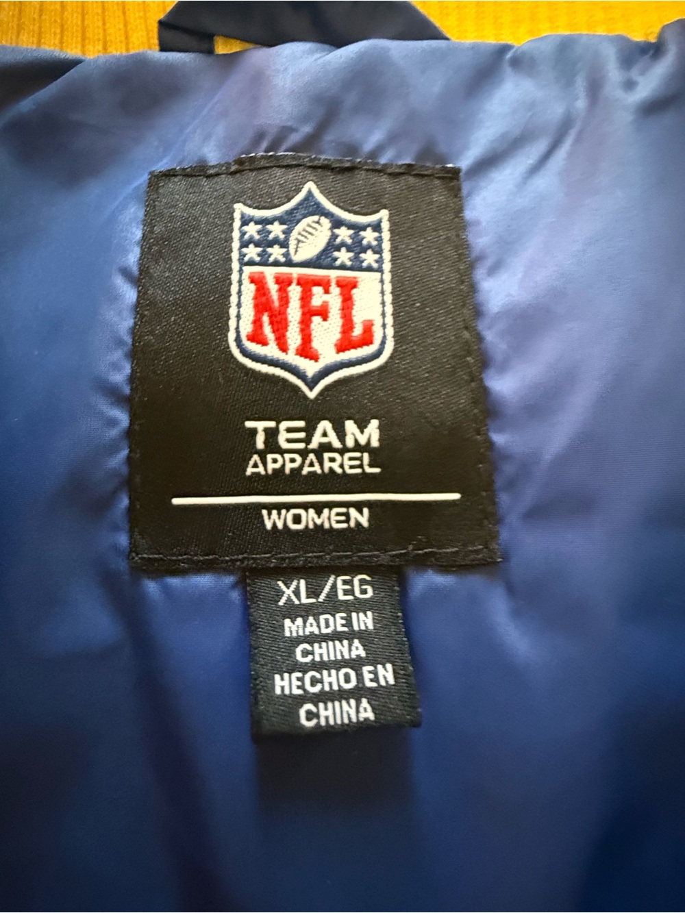 LA Rams Puffy Vest - Picture 5 of 7